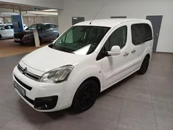 Weiß Gebraucht 2015 Citroën Berlingo SELECTION Van / Kleinbus | 8.950 € (Etwas zu teuer)
