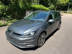 Grau Gebraucht 2018 VW Golf VII Sound Kombi | 9.700 € (Superpreis)