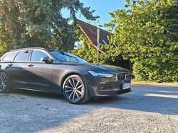 Grau Gebraucht 2021 Volvo V90 Momentum Kombi | 29.999 € (Guter Preis)