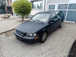 Blau Gebraucht 2001 Volvo V40 Kombi | 500 € (Superpreis)