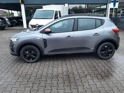 Grau Neu 2025 Dacia Sandero Extreme Kleinwagen | 22.250 € (Etwas zu teuer)