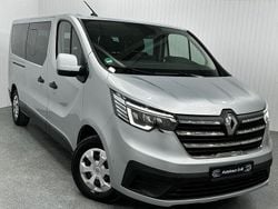 Grau Gebraucht 2023 Renault Trafic Life Van | 24.990 € (Teuer)