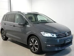Grau Gebraucht 2021 VW Touran Highline Van / Kleinbus | 22.900 € (Guter Preis)