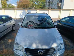 Grau Gebraucht 2009 VW Touran Van / Kleinbus | 4.300 € (Fairer Preis)