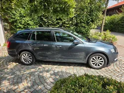 Grau Gebraucht 2014 Skoda Octavia Ambition Kombi | 8.000 € (Guter Preis)