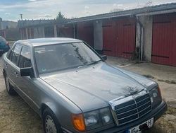 Grau Gebraucht 1988 Mercedes E230 Limousine | 4.500 €
