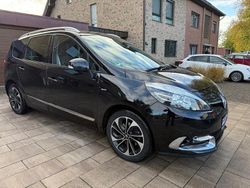 Schwarz Gebraucht 2015 Renault Scénic III Bose Edition Van / Kleinbus | 8.900 € (Etwas zu teuer)