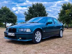 Grün Gebraucht 1997 BMW 316 Sport Line Limousine | 3.800 €