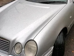 Silber Gebraucht 1998 Mercedes E200 Avantgarde Limousine | 2.000 € (Fairer Preis)