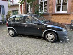 Schwarz Gebraucht 1997 Opel Corsa Swing Limousine | 950 € (Fairer Preis)