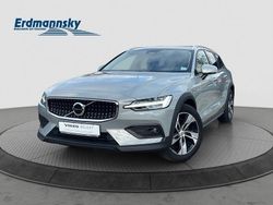 Vapour grey (grau) Gebraucht 2023 Volvo V60 CC Plus Kombi | 40.460 € (Fairer Preis)