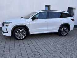 Weiß (moon weiß ) Neu 2025 Skoda Kodiaq SportLine SUV | 56.500 € (Teuer)