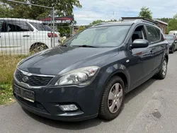 Grau Gebraucht 2011 Kia Ceed Sportswagon Kombi | 1.490 € (Guter Preis)