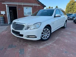 Weiß Gebraucht 2011 Mercedes E200 Kombi | 4.400 €