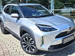 Silber Neu 2025 Toyota Yaris Cross Team SUV | 28.980 €