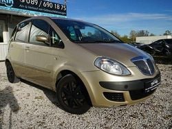 Gelb Gebraucht 2006 Lancia Musa Van / Kleinbus | 2.950 € (Fairer Preis)