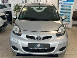 Silber Gebraucht 2009 Toyota Aygo Basis Kleinwagen | 2.299 € (Fairer Preis)
