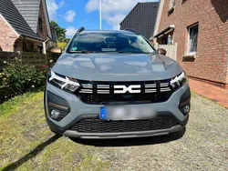 Grau Gebraucht 2024 Dacia Jogger Extreme Van / Kleinbus | 19.500 € (Guter Preis)