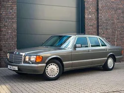 Grau Gebraucht 1990 Mercedes 560 Limousine | 34.900 €