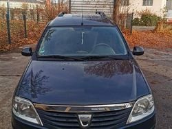 Grau Gebraucht 2009 Dacia Logan MCV Lauréate Limousine | 3.000 € (Fairer Preis)