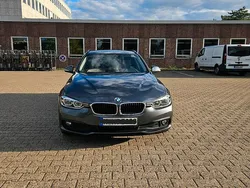 Grau Gebraucht 2018 BMW 318 Kombi | 12.000 € (Superpreis)