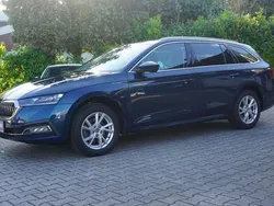 Lavablau metallic Gebraucht 2020 Skoda Octavia First Edition Kombi | 19.499 € (Fairer Preis)