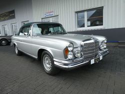 Silber Gebraucht 1970 Mercedes 280 SE Cabrio | 289.900 €