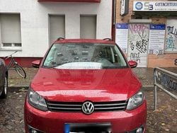 Rot Gebraucht 2011 VW Touran Van / Kleinbus | 5.900 € (Guter Preis)