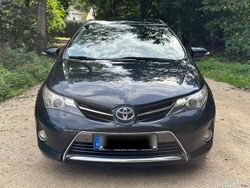 Schwarz Gebraucht 2013 Toyota Auris Hybrid Limousine | 8.000 € (Fairer Preis)