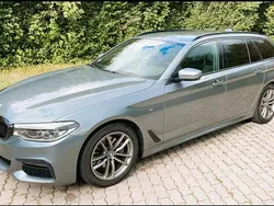 Grau Gebraucht 2019 BMW 520 M Sport Kombi | 28.000 € (Etwas zu teuer)