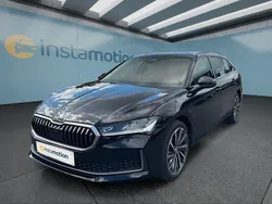 Schwarz Gebraucht 2024 Skoda Superb Kombi | 46.449 € (Guter Preis)