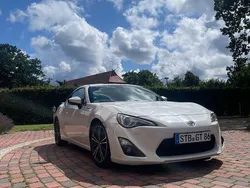 Weiß Gebraucht 2016 Toyota GT86 GT Coupé | 22.999 € (Guter Preis)
