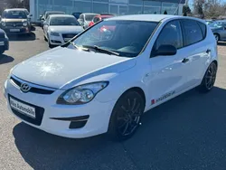 Weiß Gebraucht 2008 Hyundai i30 Classic Limousine | 3.200 € (Etwas zu teuer)