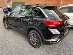 Deep black Gebraucht 2021 VW T-Roc Style SUV | 16.600 €