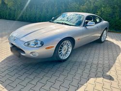 Silber Gebraucht 2002 Jaguar XK Coupé | 15.000 €