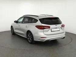 Silber Neu 2024 Ford Focus ST-Line X Limousine | 28.490 € (Guter Preis)