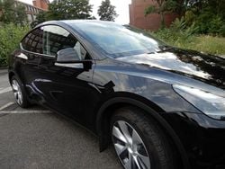 Schwarz Gebraucht 2022 Tesla Model Y SUV | 40.000 € (Teuer)