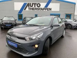 Grau Gebraucht 2023 Kia Rio Limousine | 17.490 € (Fairer Preis)