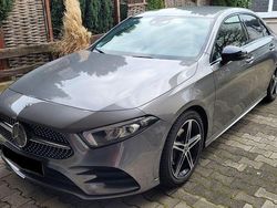 Grau Gebraucht 2020 Mercedes A180 AMG line Limousine | 22.950 € (Guter Preis)