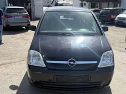 Schwarz Gebraucht 2004 Opel Meriva Essentia Van / Kleinbus | 990 € (Superpreis)