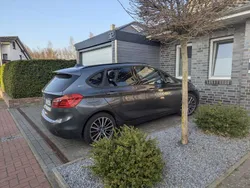 Grau Gebraucht 2019 BMW 225 Advantage Van / Kleinbus | 18.000 € (Fairer Preis)