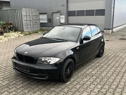 Schwarz Gebraucht 2011 BMW 118 Sport Line Kleinwagen | 9.500 € (Fairer Preis)