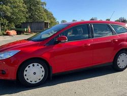 Rot Gebraucht 2014 Ford Focus Limousine | 8.350 € (Etwas zu teuer)