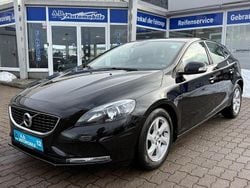 Schwarz Gebraucht 2017 Volvo V40 Kinetic Limousine | 9.990 € (Fairer Preis)