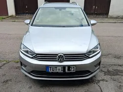 Grau Gebraucht 2015 VW Golf Sportsvan Highline Van / Kleinbus | 13.900 € (Guter Preis)