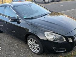 Schwarz Gebraucht 2012 Volvo V60 Summum Kombi | 5.999 € (Superpreis)