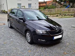 Schwarz Gebraucht 2019 Skoda Rapid Ambition Kombi | 10.400 € (Guter Preis)
