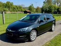 Schwarz Gebraucht 2015 Opel Astra Eco Kombi | 6.899 €