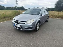 Silber Gebraucht 2009 Opel Astra Edition Kombi | 1.600 € (Guter Preis)