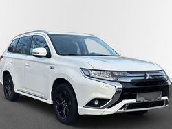Weiß Gebraucht 2021 Mitsubishi Outlander P-HEV | 26.500 €